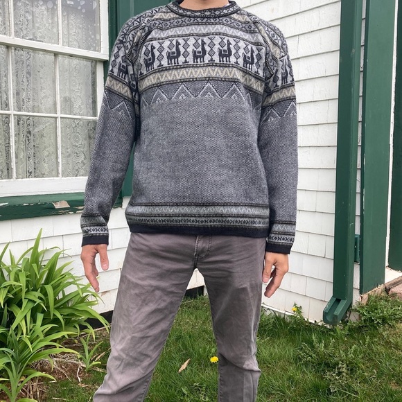 100% Alpaca Wool Sweater - Picture 2 of 2